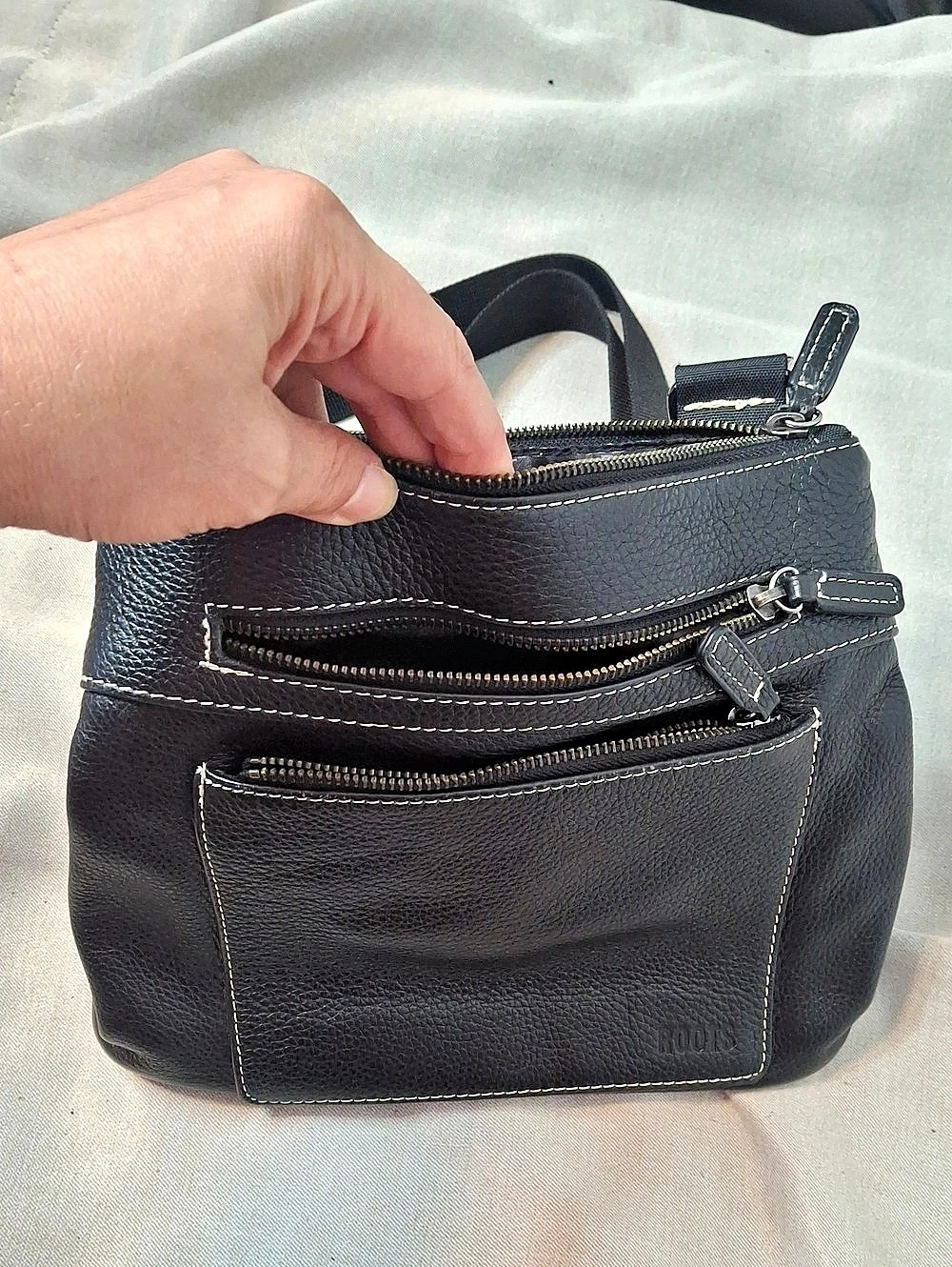Roots Crossbody Bag Leather in Black